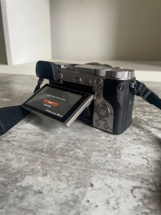 Sony Alpha A6000 + 16-50mm OSS + SD 32GB + Funda