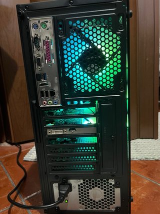 Computador i5, 8GB RAM, 120GB SSD + teclado e rato