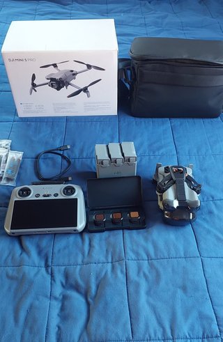 DJI Mini 5 Pro Drone + Accesorios