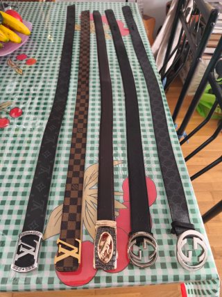 Cinturones de Marca Gucci y Louis Vuitton