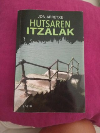 Hutsaren itzalak