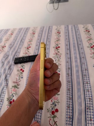 iPhone 14 128 GB Giallo