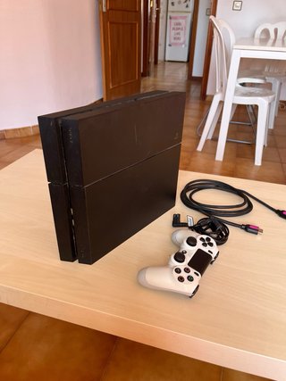 PS4 500GB Negra + Mando Blanco