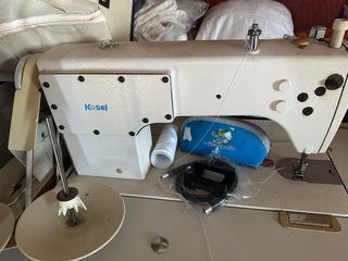 Máquina de coser Kosel
