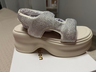 Sandalias Plataforma Beige/Plata Talla 37