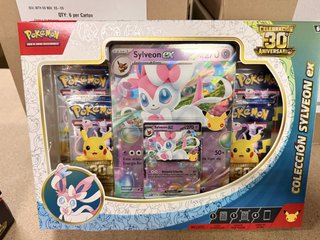 Pokemon 30 Aniversario Sylveon EX Caja