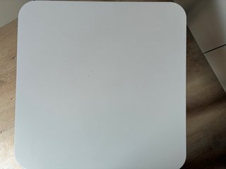 Mesa auxiliar IKEA Tingby blanca con ruedas