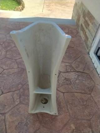 Pie de lavabo de porcelana blanco