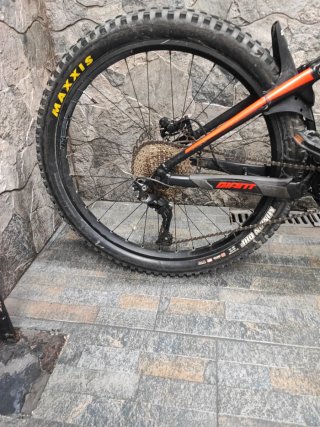 Giant Full-E Talla S Eléctrica