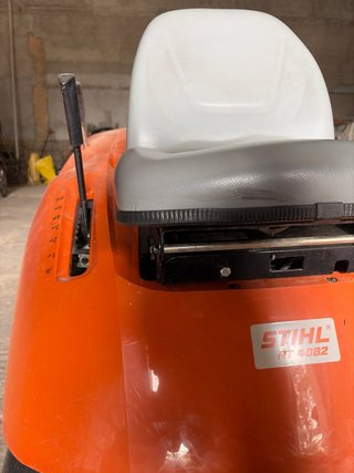 Tractor cortacésped STIHL RT 4082