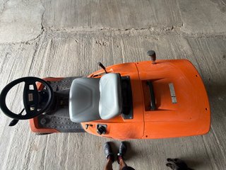 Tractor cortacésped STIHL RT 4082