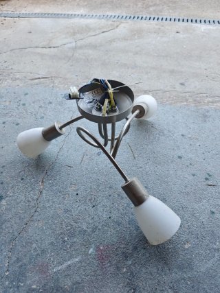Lámpara de techo moderna con 3 focos
