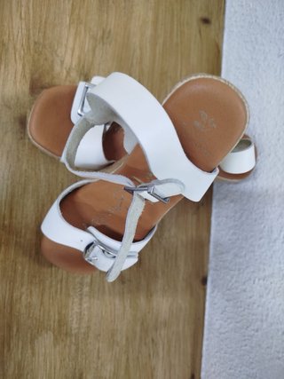 Sandalias blancas y marrones Made in Spain