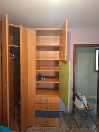 Armario juvenil rincón madera