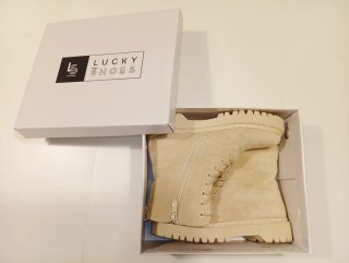 Botas preciosas de mujer