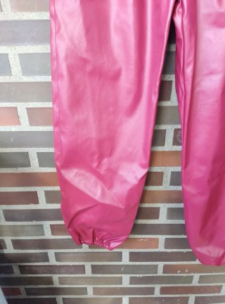 Pantalón efecto piel burdeos Savage Culture T. L
