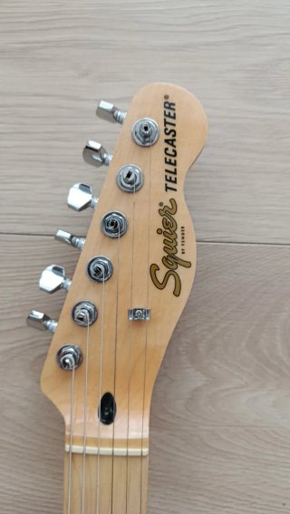 Squier Telecaster Sunburst y ampli 10w