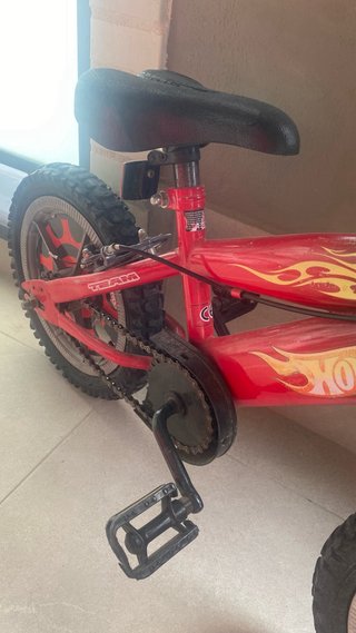 Bicicleta Infantil Hot Wheels Roja