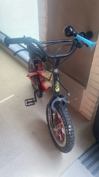 Bicicleta Infantil Hot Wheels Roja