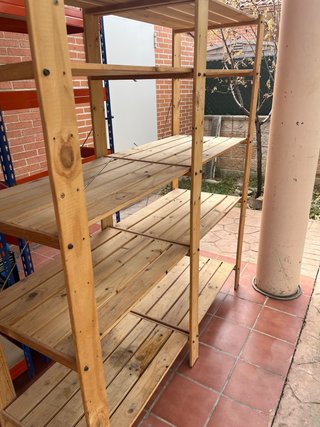 Estantería de madera IKEA