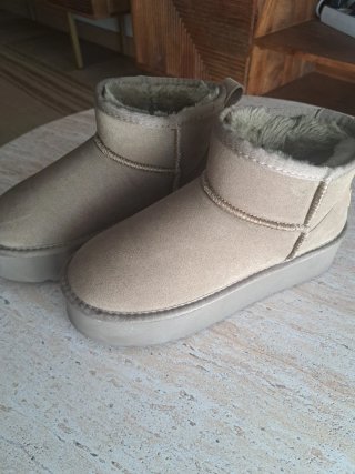 Botas UGG Beige Talla [Talla]