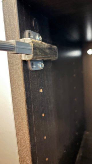 Armario pequeño de madera