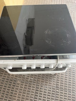Vitrocerámica con horno Whirlpool