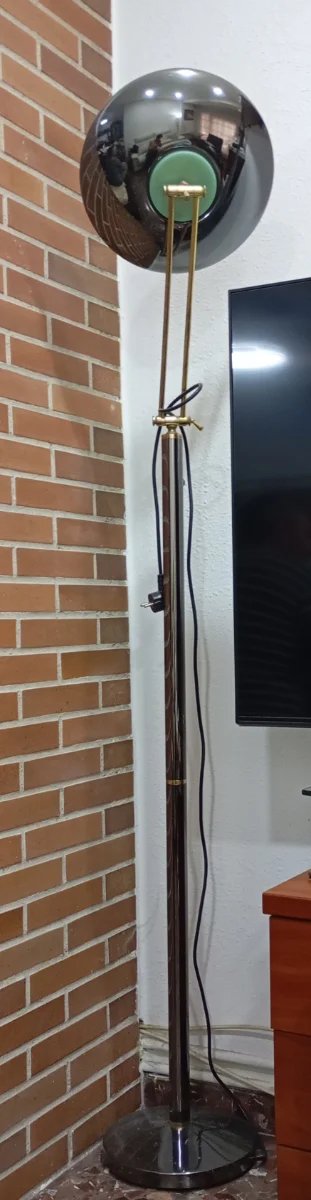 Lámpara de pie regulable