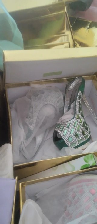 Zapatos de mujer con tacones color verde
