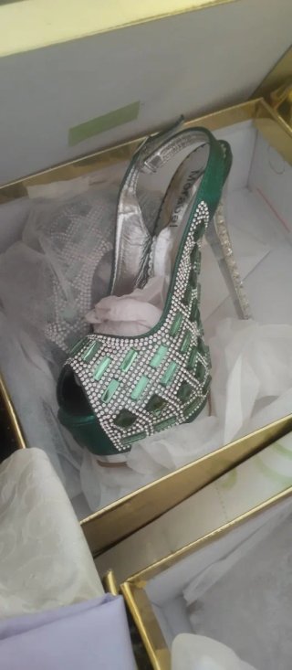 Zapatos de mujer con tacones color verde