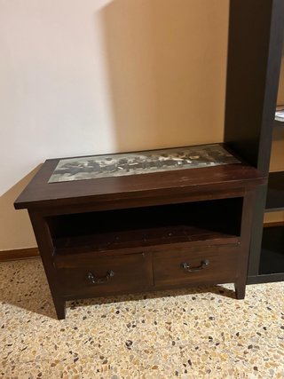 Mueble de madera con cajones