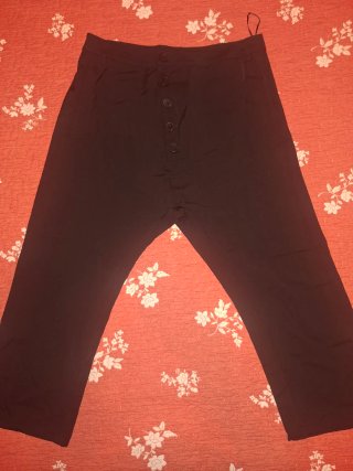 Pantalón negro botones