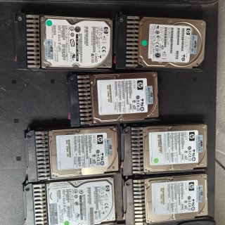 Discos Duros SAS 10K HP (Lote) con caddy