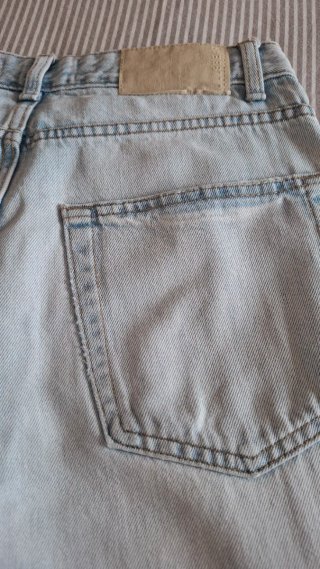 Pantalon tejano acampanado