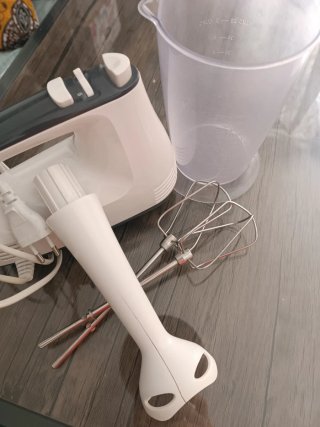 Batidora de mano con vaso medidor