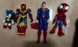 Lote Muñecos Superhéroes y Sonic