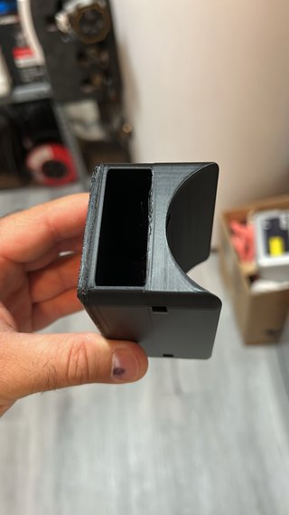 Caja de plástico negra