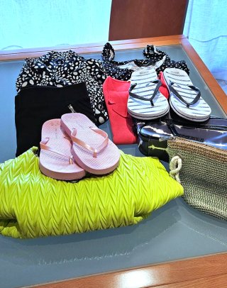 Grab lote Ropa, Bolsos y Chanclas