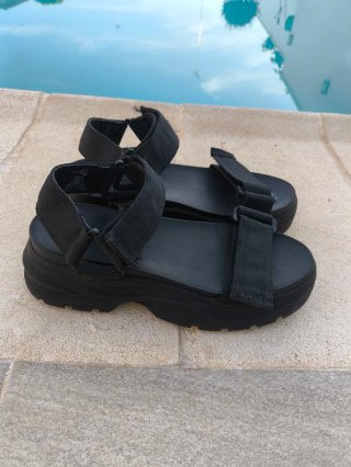 Sandalias plataforma H&M negras talla 38