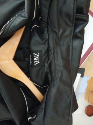 Chaqueta Zara efecto piel