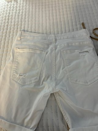 Bermudas Pull&Bear Blancas y Beige