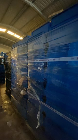 80 Cajas de Plástico Azules