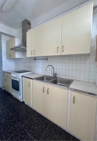 Muebles de cocina + fregadero/horno/campana