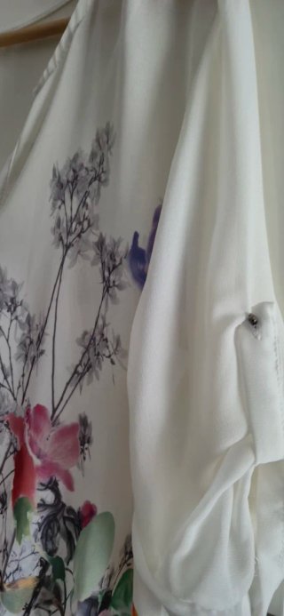 Blusa floral blanca
