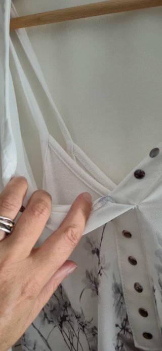 Blusa floral blanca