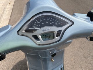 Vespa Primavera 50 cc 4T Plata Azul