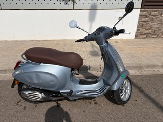 Vespa Primavera 50 cc 4T Plata Azul