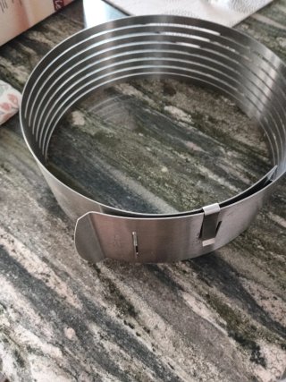 Molde para laminar tartas ajustable