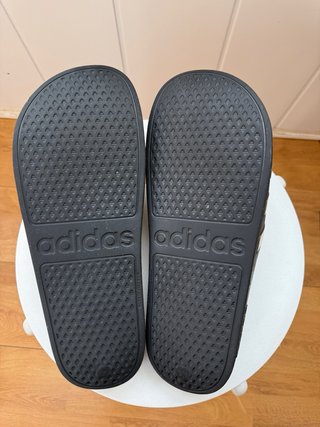 Chanclas Adidas Adilette Aqua Negro/Dorado