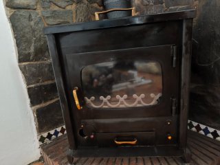 Estufa de leña con horno